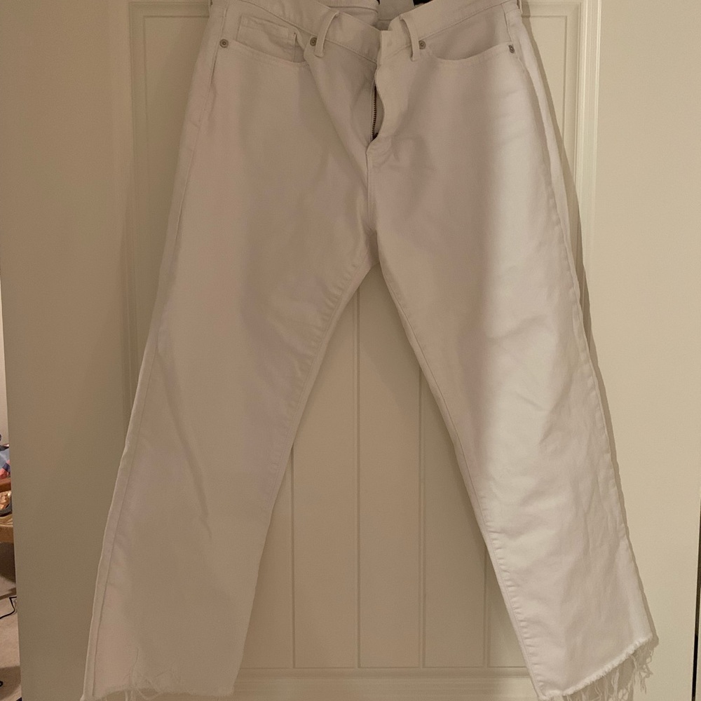 White boyfriend jeans, frayed hem. B Republic 30